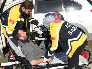 Erzincan'da sağlık personeli çift, aynı ambulansta hayat kurtarıyor