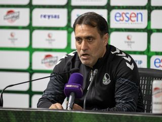 Sakaryaspor Teknik Direktörü Serhat Sütlü, istifa etti!