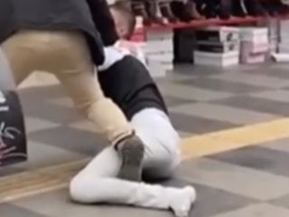 Mersin'de kelepçeli firari, arbede ortasında kaçtı