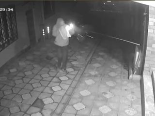 İstanbul'da dürümcüye 'intikam saldırısı' düzenleyen şüphelinin evi kurşunlandı