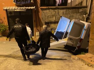 İstanbul'da yalnız yaşayan yabancı uyruklu kadın yatak odasında ölü bulundu