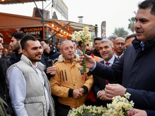 Murat Kurum'dan Hatay paylaşımı: Nergis gibi umudun çiçeği oldu