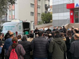 Manisa'da ameliyat yaptığı sırada kalp krizi geçiren doktor yaşamını yitirdi