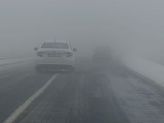 Kars’ta yoğun sis nedeniyle uçak seferleri iptal edildi