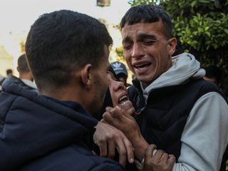 Gazze'de can kaybı 70 bin 360'a yükseldi