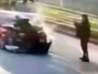 Aydın'da arabayla çarptığı polisin fotoğrafını çekip kayıplara karıştı