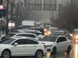 Hakkari'de yoğun yağışlar uçak seferlerini durdurdu