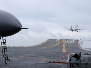 Japonya ile gerilim yaşayan Çin, 100'e yakın savaş gemisini Pasifik'e yığdı