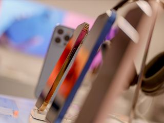 Öğrencilere ÖTV'siz telefon müjdesi: Modeller ve fiyatlar değişti...