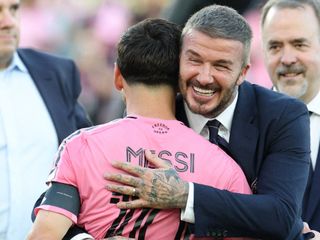 David Beckham: Messi, Barcelona'ya dönecek