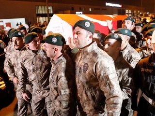 Şehit Özel Harekat Polisi Emre Albayrak'ın naaşı Samsun’a getirildi