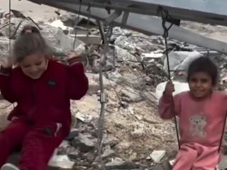 Gazze'de çocukların neşesi kalpleri ısıttı