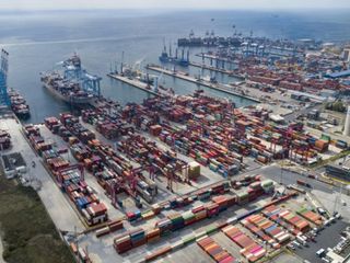 Türkiye komşularına 11 ayda 25,3 milyar dolarlık ihracat yaptı