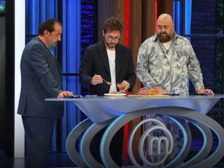 MasterChef'e Altın Kupa jürisi: Yemekleri o seçecek...