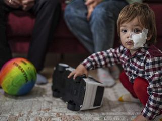 Ankara'da pitbull saldırısında yaralanan iki kardeşten Efe de ailesine kavuştu