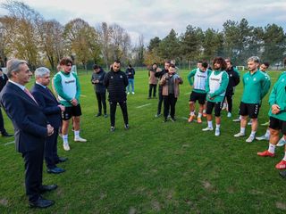 Vali ile Büyükşehir Belediye Başkanı izledi! Sakaryaspor, Hatayspor maçı hazırlıklarına başladı