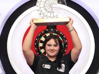 Milli dartçı Zehra Gemi dünya şampiyonu oldu