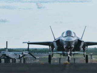 ABD savaş uçakları, Venezuela hava sahası yakınlarında uçuş yaptı