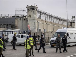 İsrail, hapishanelerdeki Filistinli esirleri soğukla cezalandırıyor