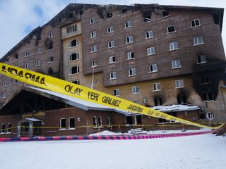 Kartalkaya yangını davasında 9 bakanlık personeli hakkında yurt dışına çıkış yasağı getirildi