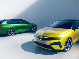 Opel Astra ve Astra Sports Tourer makyajlandı