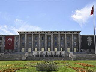 Meclis'te 'stajyer tacizi' iddiası: Bir kişi görevden uzaklaştırıldı