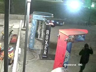 Zonguldak'ta büfeden oyuncak çalan çocuklar kamerada