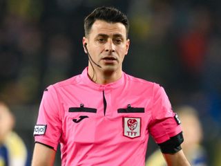 Trabzonspor - Beşiktaş derbisinin hakemi belli oldu