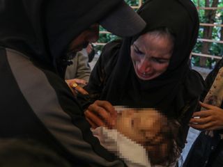 Gazze'de su altında kalan çadırda bir bebek soğuktan öldü