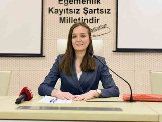 Manisa'nın Şehzadeler Belediye Başkanı Gülşah Durbay entübe edildi