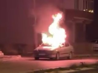 Amasya’da seyir halindeki otomobil alevlere teslim oldu