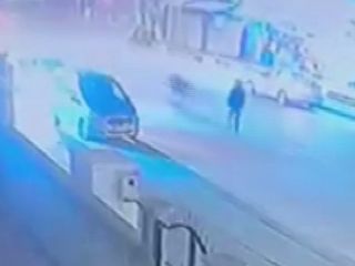 Konya'da yolun karşısına geçmek isteyen çocuğa motosiklet çarptı