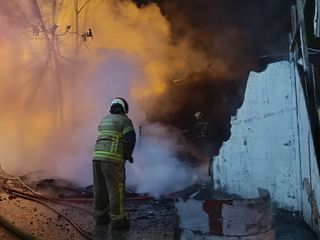 Bursa'da barakada yangın: 1 kişi dumandan etkilendi