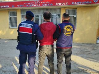 Manisa'da üzüm üreticilerinin paralarını gasbeden firari hükümlü yakalandı