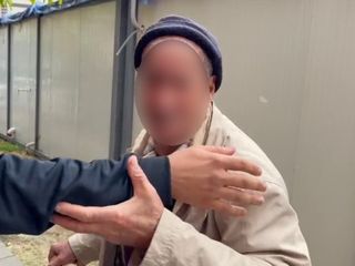 Adıyaman'da dilenirken yakalandı: Saatler sonra gelip parasını istedi