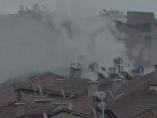 Elazığ’da metruk binada yangın