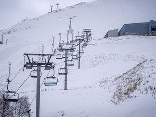 Palandöken sezonu açıyor: Biriktirilen karlar ve suni karlama ile pistler hazır