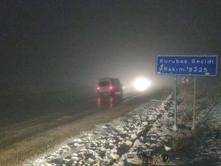 Van’da kar ve sis, trafiği zora soktu