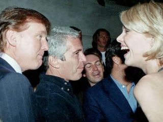 ABD'de Epstein'in albümünden Trump'ın da yer aldığı yeni fotoğraflar paylaşıldı