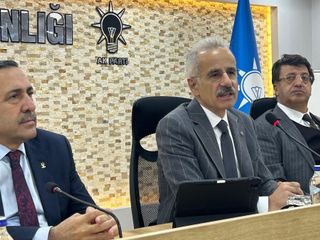 Ulaştırma ve Altyapı Bakanı Abdulkadir Uraloğlu, Van'da temaslarda bulundu