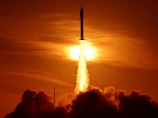 Çin, uzay deney kapsülünü fırlattı