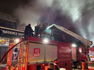 Sakarya'da hırdavat dükkanında yangın