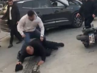 İsatnbul'da tartıştığı sürücüyü öldüresiye darbetti