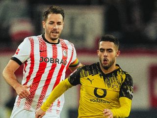 Borussia Dortmund, Freiburg'a takıldı!