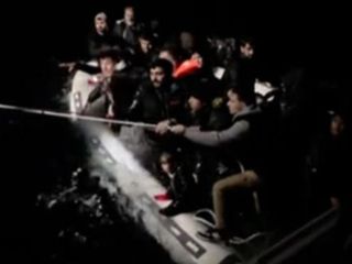 Muğla açıklarında 13'ü çocuk 29 düzensiz göçmen kurtarıldı