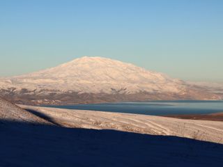 Bitlis Nemrut ve Süphan'dan kış manzarası