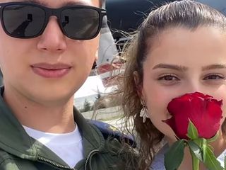 Şehit Cüneyt Kandemir'in eşi, düşen uçakta birlikte çekildikleri fotoğrafları paylaştı