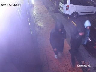 İstanbul'da dakikalar içinde 3 farklı iş yerinden hırsızlık yapan çocuklar kamerada