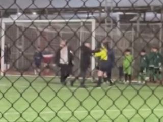 Kocaeli'de U12 maçında skandal: Kadın hakeme antrenör saldırısı