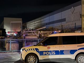 Kayseri'de fabrikaya sıçrayan yangın büyümeden söndürüldü